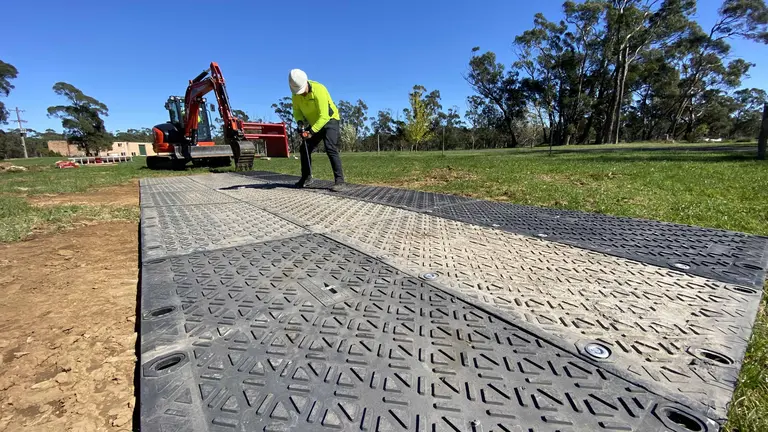 Maxi Track
