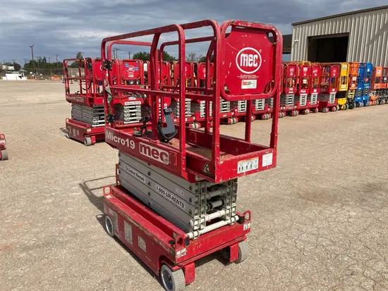 2018 MEC MICRO 19 Scissor Lift