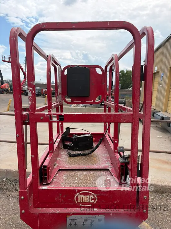 2018 MEC MICRO 19 Scissor Lift