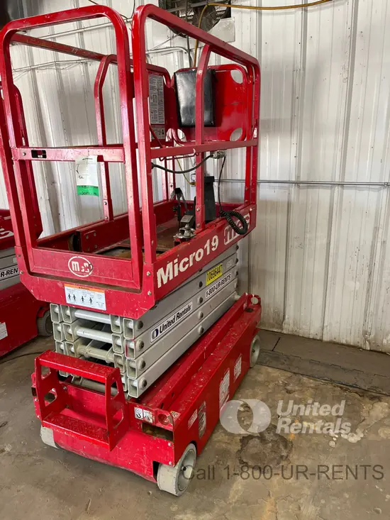 2017 MEC MICRO 19 Scissor Lift