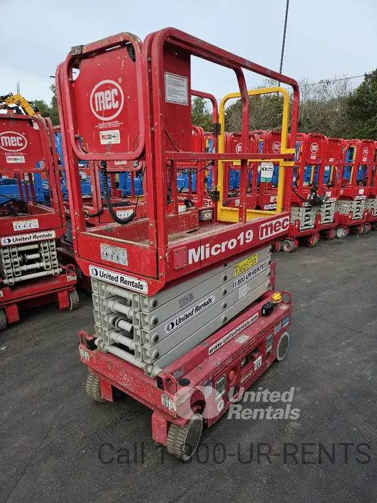 2018 MEC MICRO 19 Scissor Lift