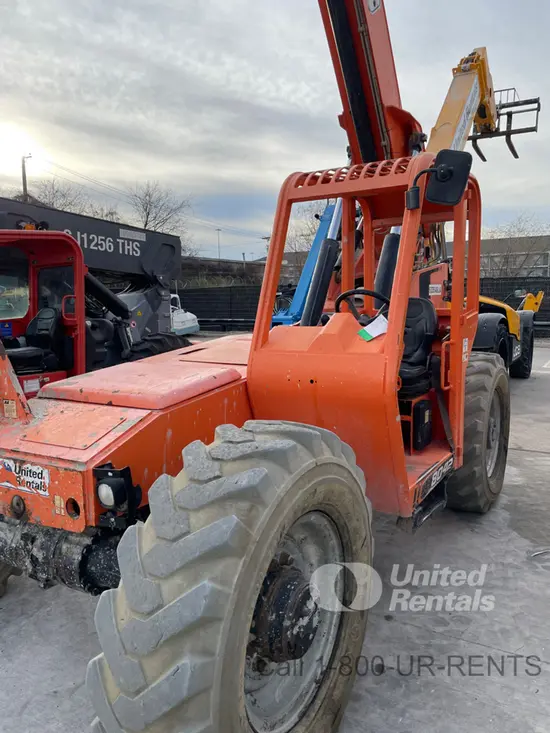 2017 SKYTRAK 8042 Forklift