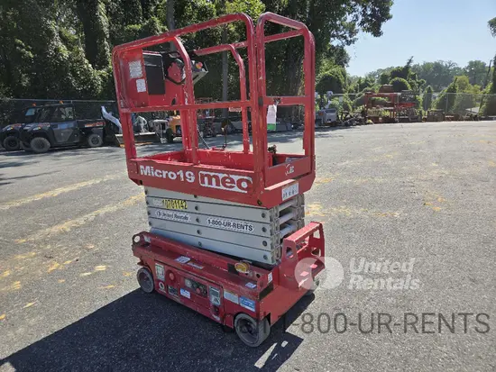 2017 MEC MICRO 19 Scissor Lift