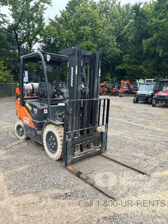 2022 Doosan G25E-7DF Warehouse Forklift