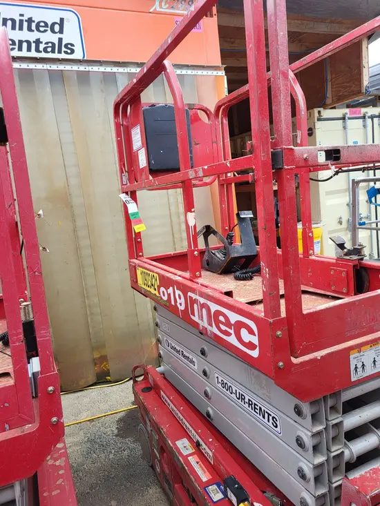 2019 MEC MICRO 19 Scissor Lift