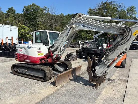 2021 Takeuchi TB290C Mini Excavator