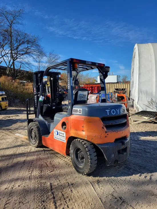 2018 Toyota 8FD35U Warehouse Forklift