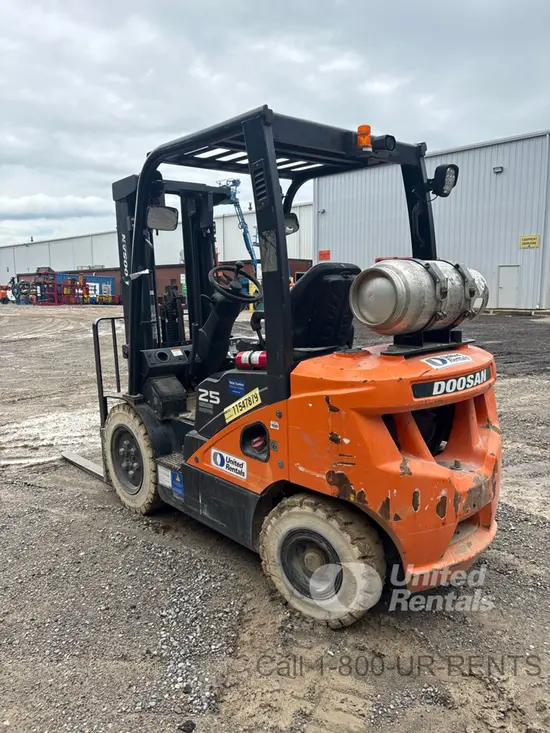 2022 Doosan G25E-7DF Warehouse Forklift