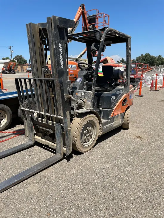 2022 Doosan G25P-7DF Warehouse Forklift