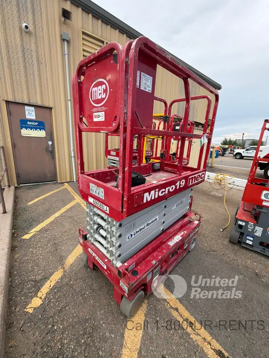 2018 MEC MICRO 19 Scissor Lift