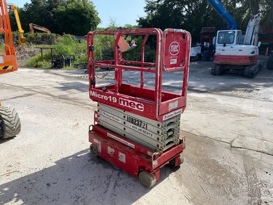 2018 MEC MICRO 19 Scissor Lift