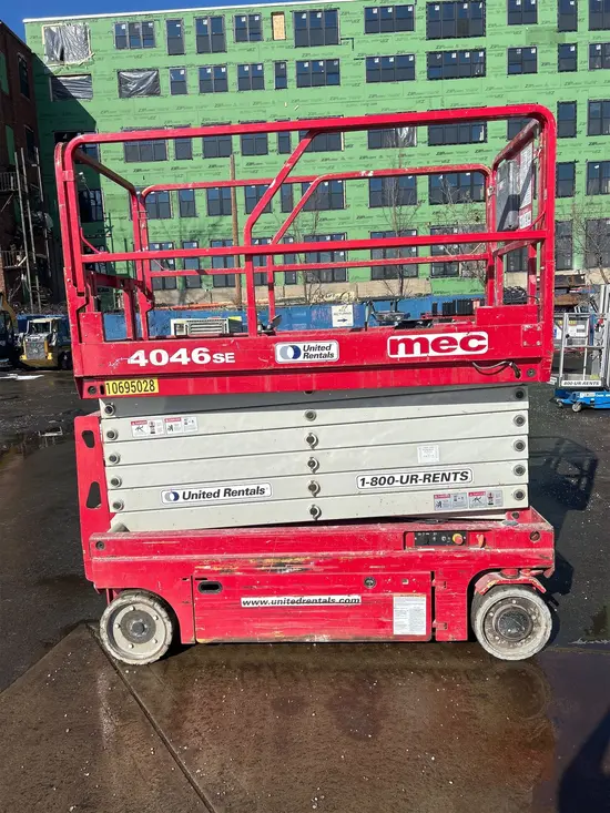 2017 MEC 4046SE Scissor Lift