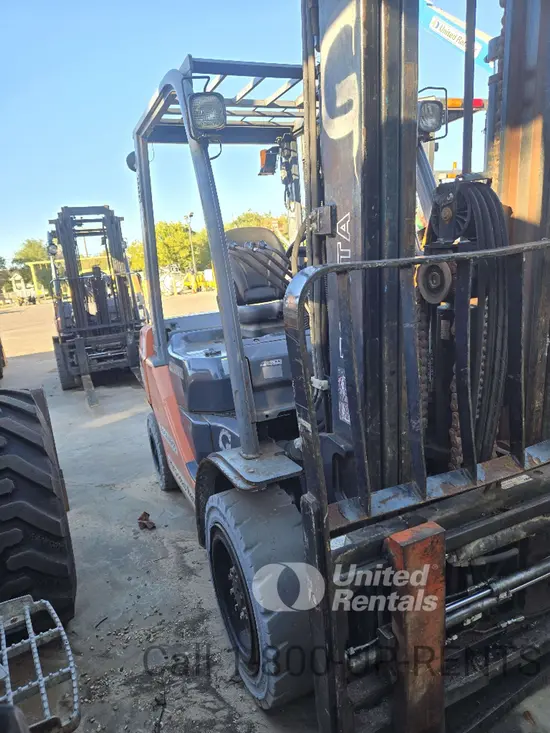 2018 Toyota 8FDU30 Warehouse Forklift