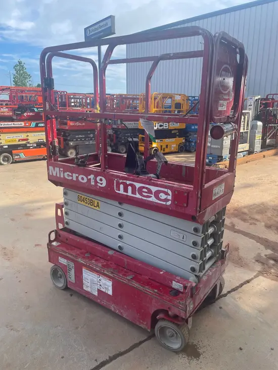 2018 MEC MICRO 19 Scissor Lift