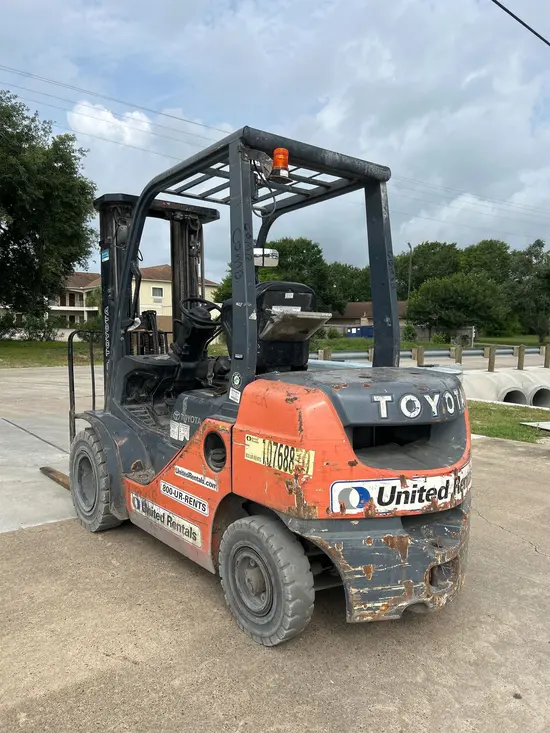 2018 Toyota 8FDU25 Warehouse Forklift