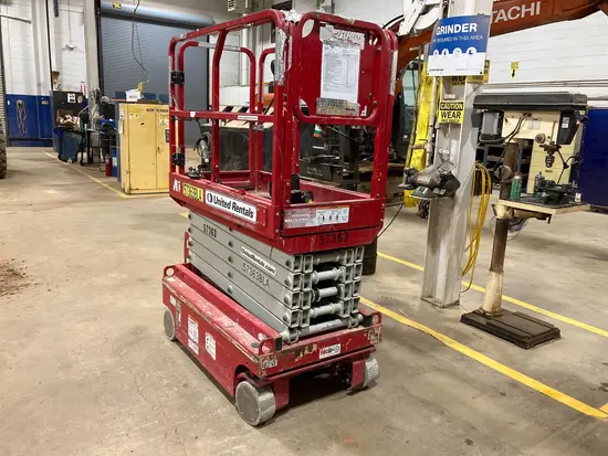 2018 MEC MICRO 19 Scissor Lift