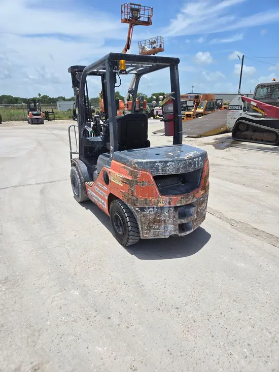 2020 Toyota 8FDU30 Warehouse Forklift