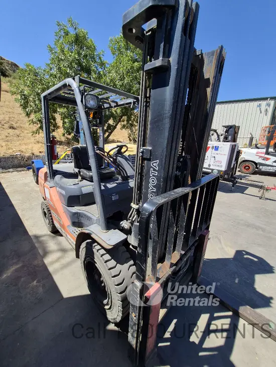 2018 Toyota 8FDU30 Warehouse Forklift