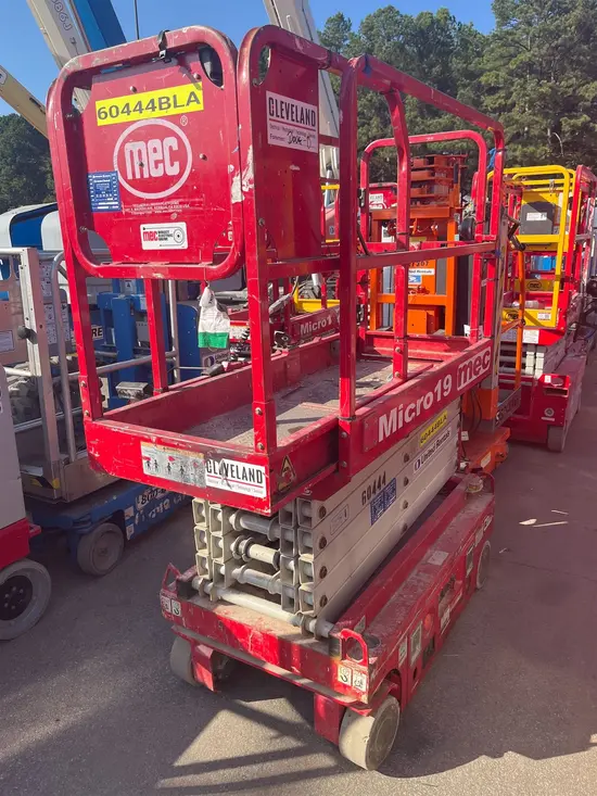 2018 MEC MICRO 19 Scissor Lift