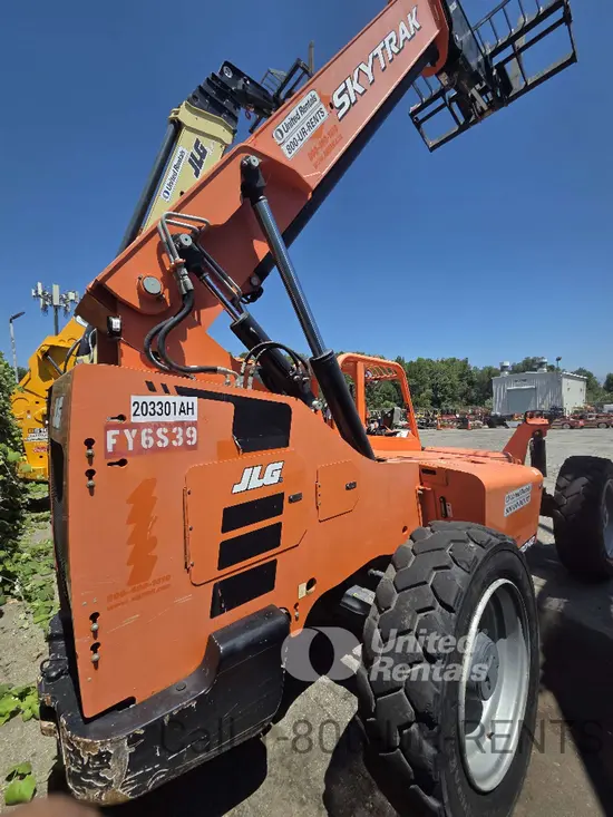 2018 SKYTRAK 8042 Forklift