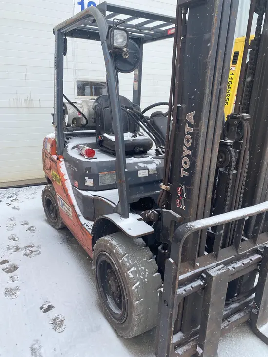 2014 Toyota 8FGU30 Warehouse Forklift