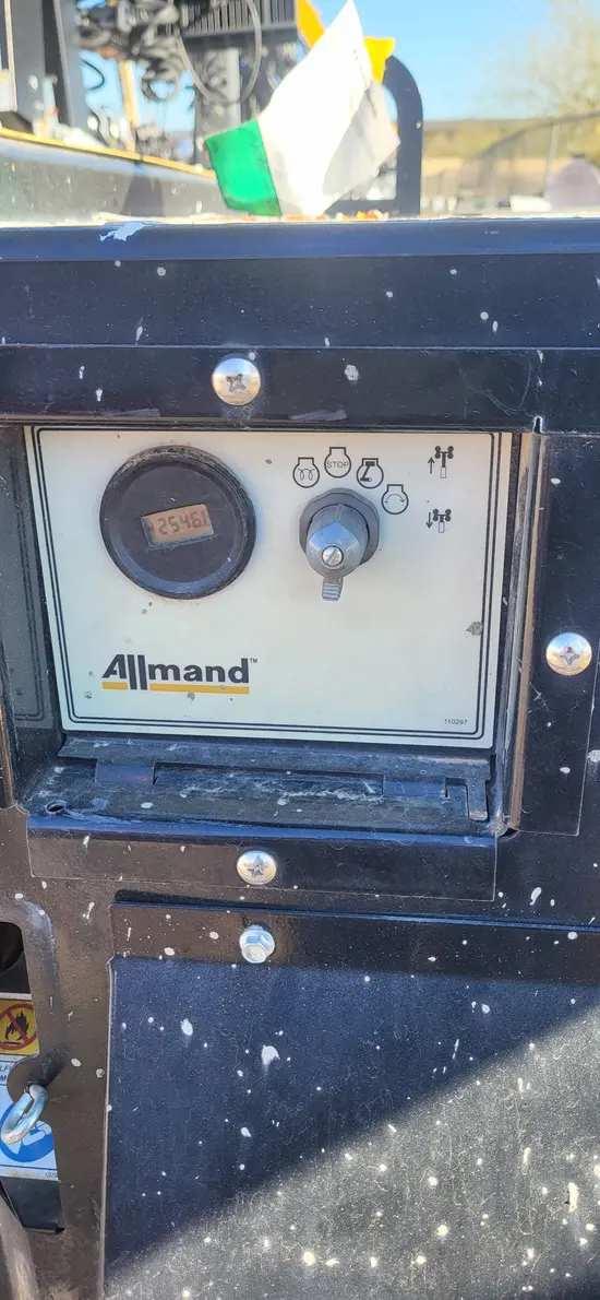 2019 Allmand NLV-ML3EC Portable Work Light