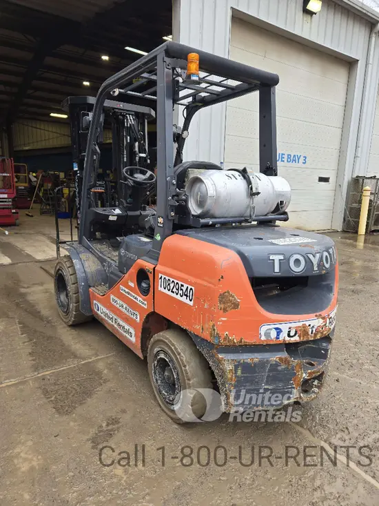 2018 Toyota 8FGU30 Warehouse Forklift