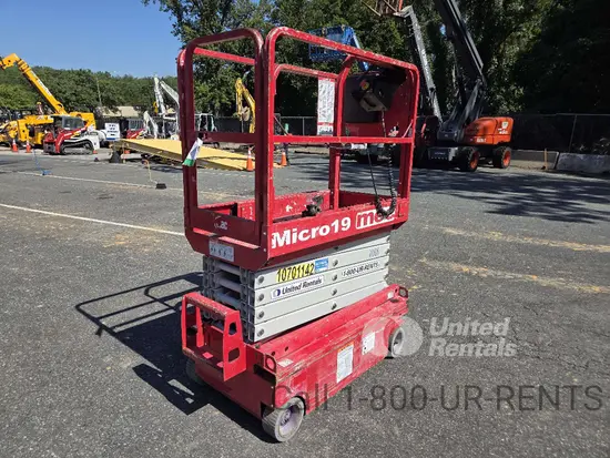 2017 MEC MICRO 19 Scissor Lift