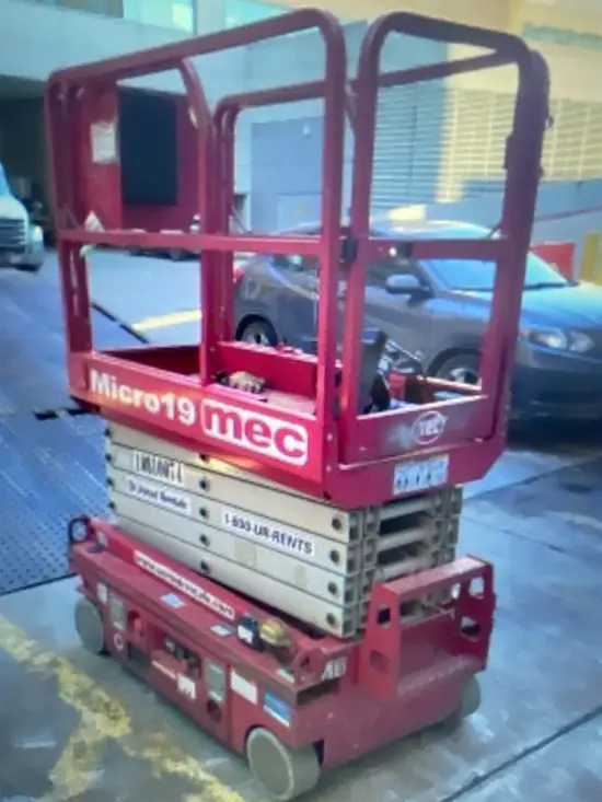 2018 MEC MICRO 19 Scissor Lift