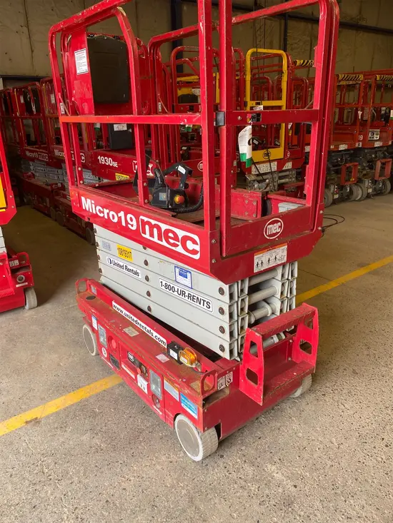 2018 MEC MICRO 19 Scissor Lift