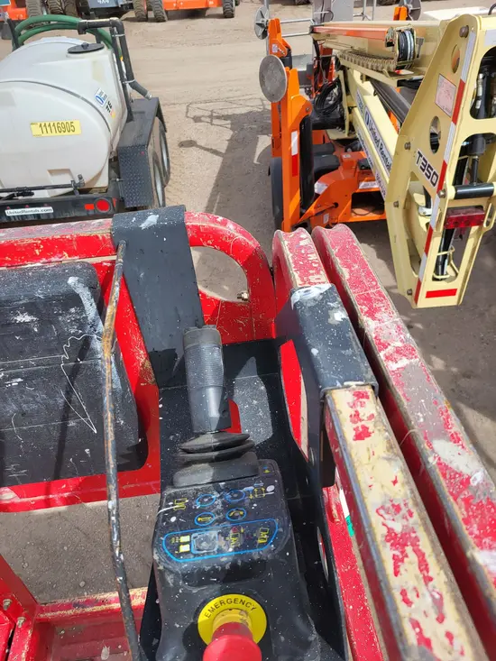 2017 MEC MICRO 19 Scissor Lift