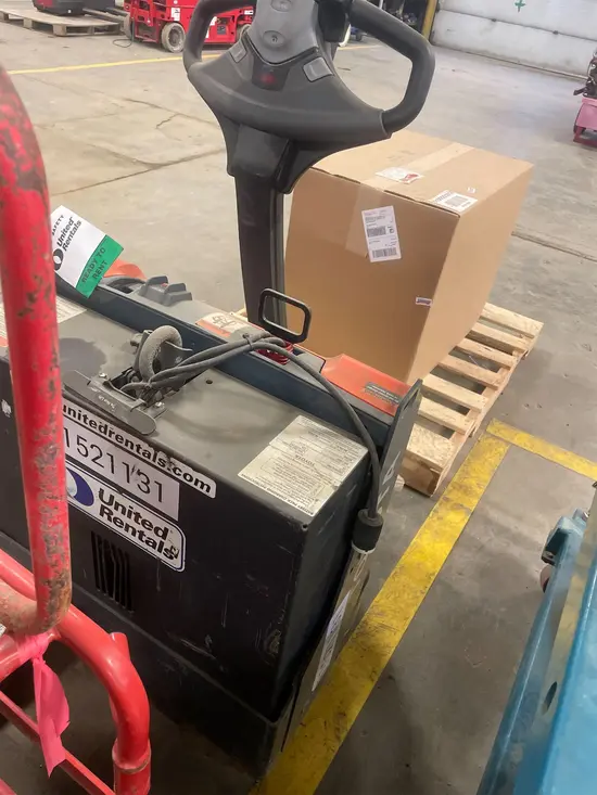 2022 Toyota 8HBW23 Jack