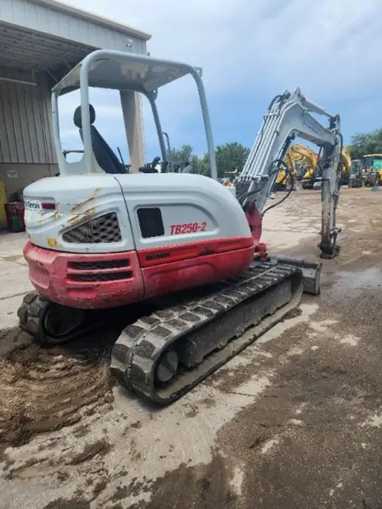 2019 Takeuchi TB250-2R Mini Excavator