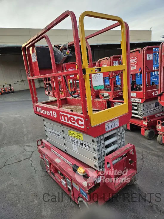 2018 MEC MICRO 19 Scissor Lift