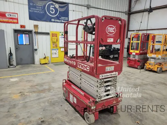 2018 MEC MICRO 19 Scissor Lift