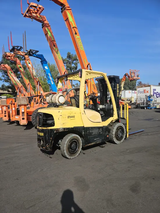 2016 HYSTER H80FT Warehouse Forklift
