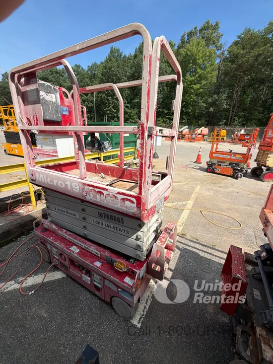 2018 MEC MICRO 19 Scissor Lift