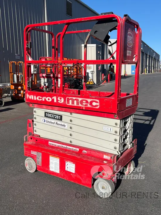 2018 MEC MICRO 19 Scissor Lift