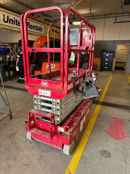2018 MEC MICRO 19 Scissor Lift