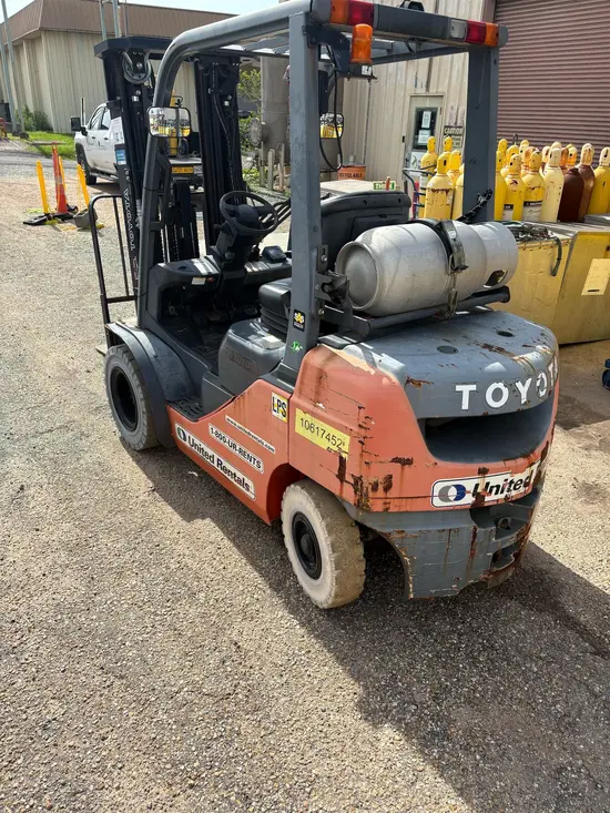 2017 Toyota 8FGCU25 Warehouse Forklift