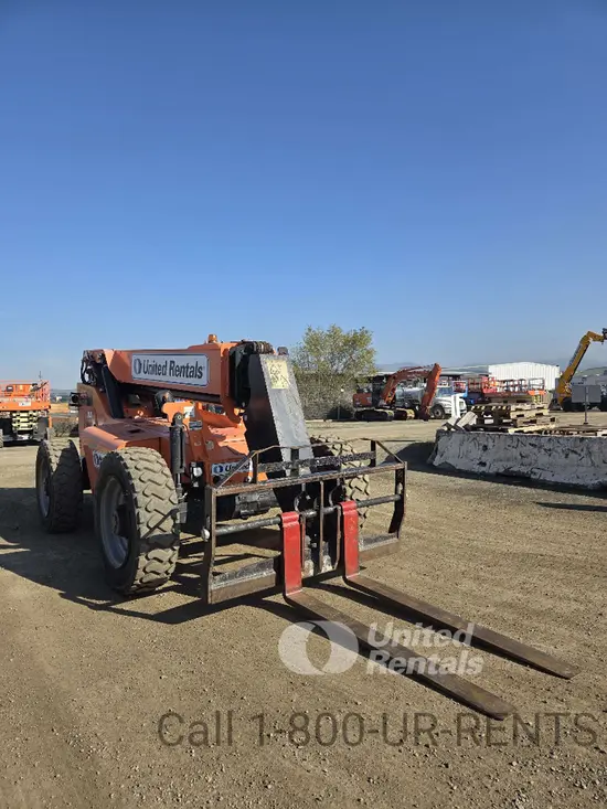 2018 SKYTRAK 8042 Forklift