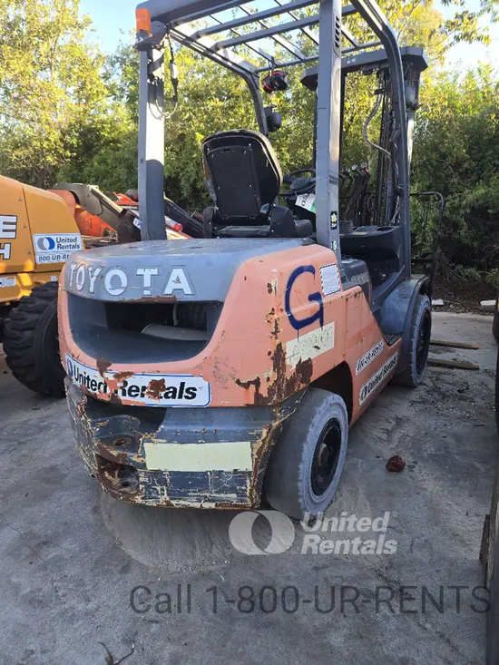 2018 Toyota 8FDU30 Warehouse Forklift