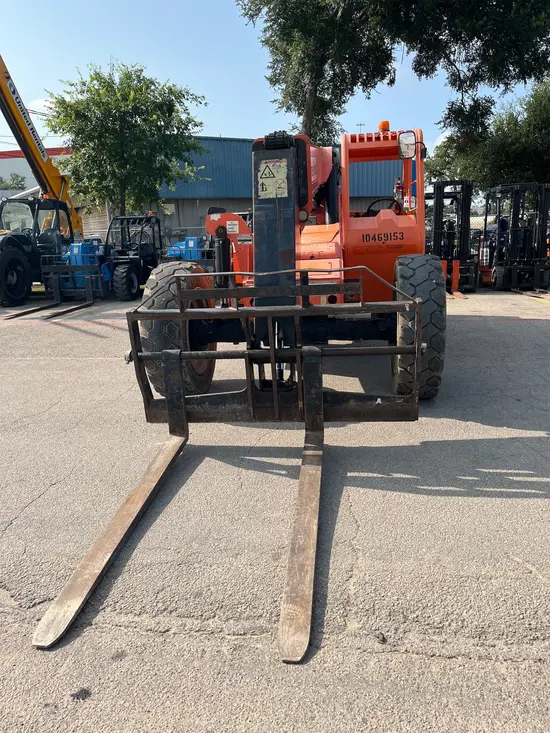 2016 SKYTRAK 8042 Forklift