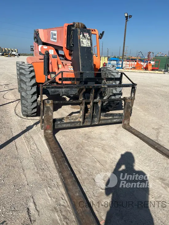 2016 SKYTRAK 8042 Forklift
