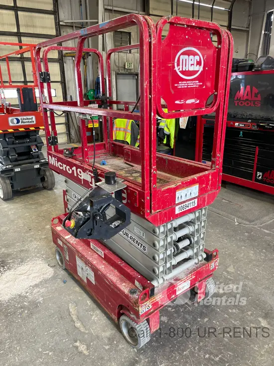 2017 MEC MICRO 19 Scissor Lift