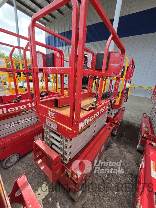 2019 MEC MICRO 19 Scissor Lift