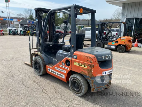 2019 Toyota 8FDU30 Warehouse Forklift