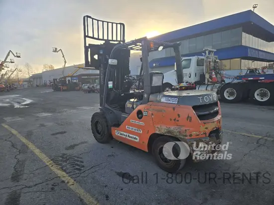 2018 Toyota 8FD45U Warehouse Forklift