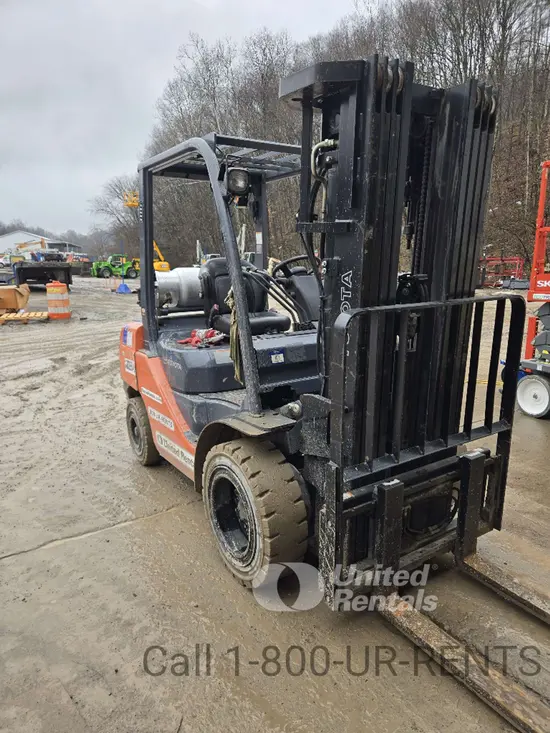 2018 Toyota 8FGU30 Warehouse Forklift