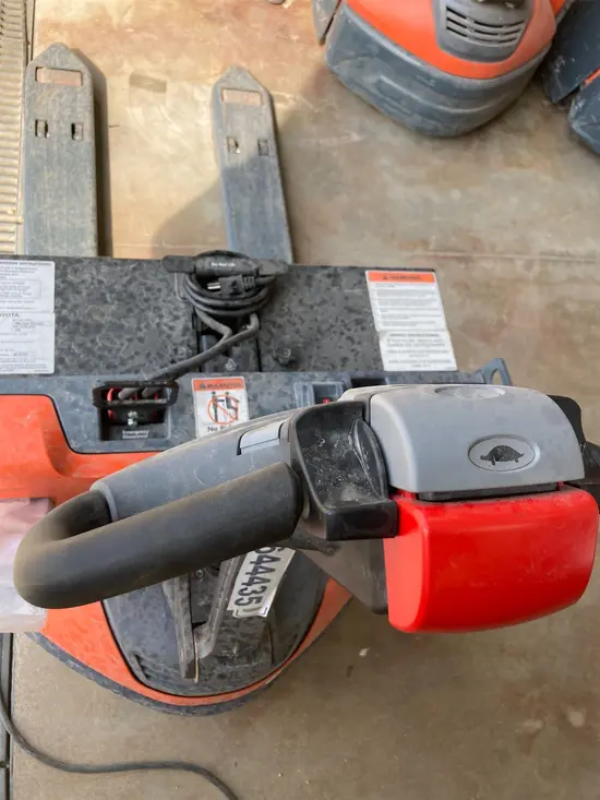 2023 Toyota 8HBW23 Jack